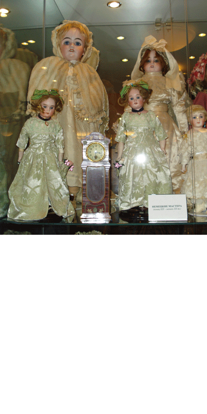 Наши куколки в Музее Уникальных Кукол